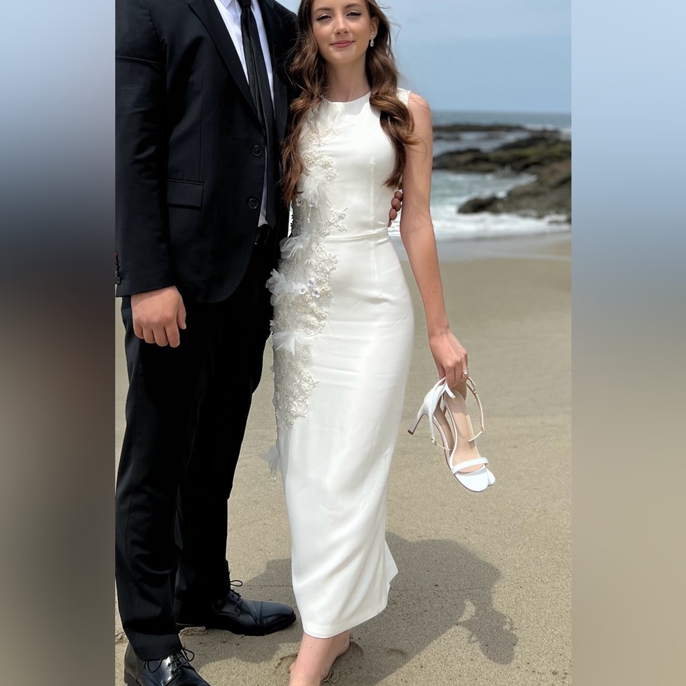 Elegant White Midi Dress - Picture 2 of 3